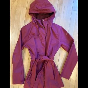 Columbia Omni Shield Advanced Repellency Womens Size M Rain Jacket